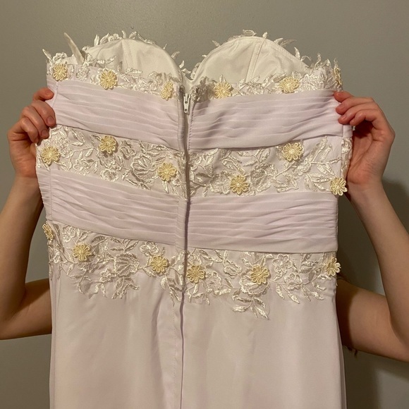 BRAND NEW white wedding dress - Picture 3 of 7